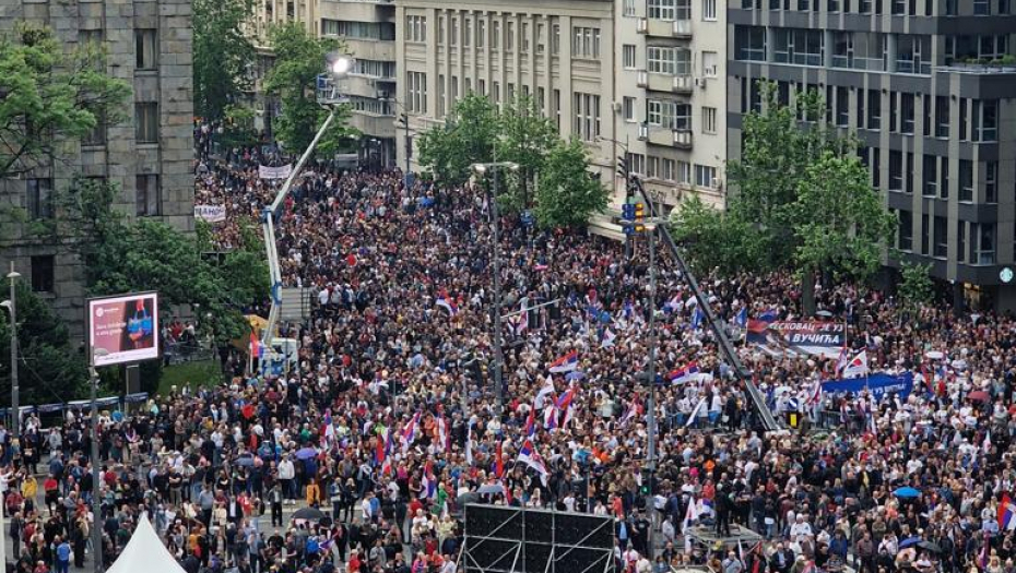 "Ne može nam kiša ništa": Slike dana sa veličanstvenog skupa u Beogradu - "Srbija nade"