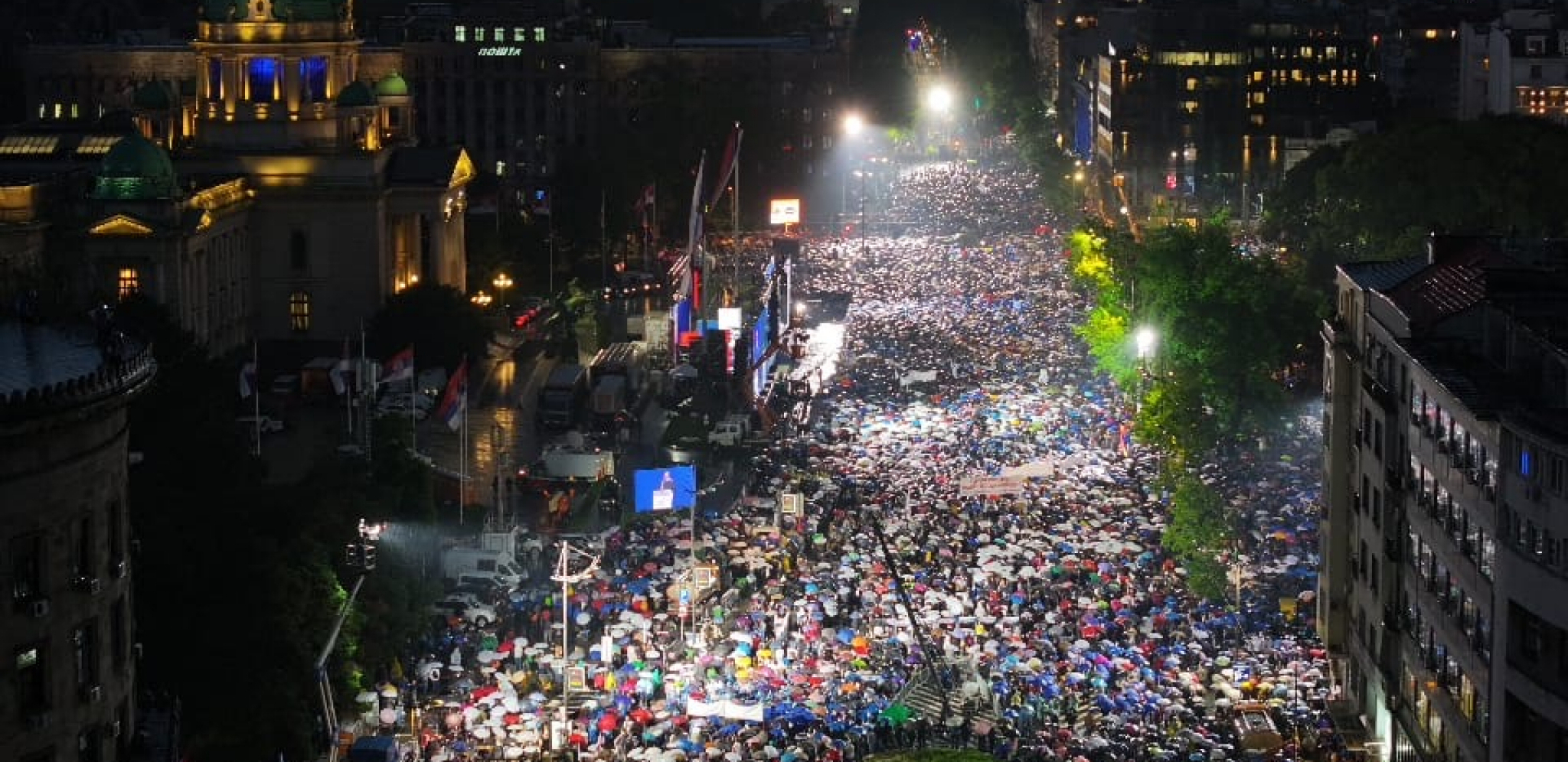 KAKO IZGLEDA 200.000 LJUDI NA JEDNOM MESTU U ISTO VREME? Veličanstvena scena u Beogradu! (FOTO)