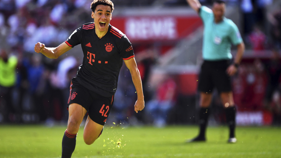 DORTMUND SE SAMOUNIŠTIO Bajern odbranio titulu u ludnici kakvu Bundesliga ne pamti