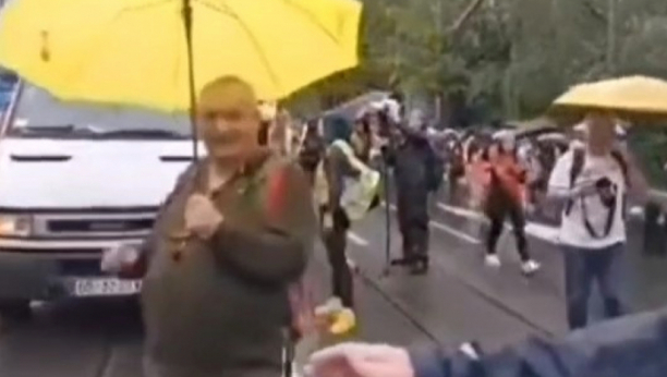 SRĐAN MILIVOJEVIĆ NEPOŽELJAN "Jel' ovo vaš protest ili je narodni?" (VIDEO)