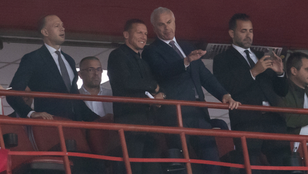 STIGAO NA "MARAKANU" Novi trener Zvezde gledao sa Zvezdanom Terzićem utakmicu protiv Novog Pazara (FOTO)