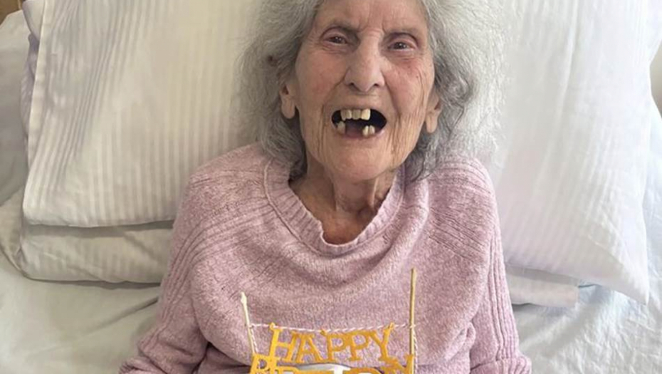 BEZ 2 STVARI NE BI DOŽIVELA STOTU Džojs proslavila 102. rođendan i otkrila tajnu dugovečnog i srećnog života