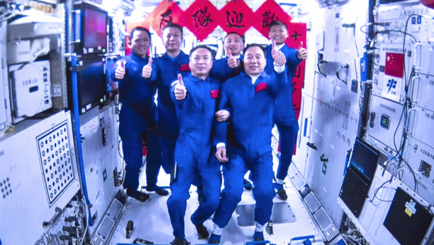 kina poslala astronaute u svemir
