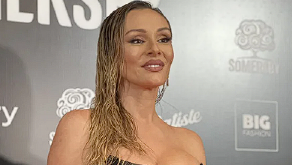 Anabela Atijas na proslavi magazina 