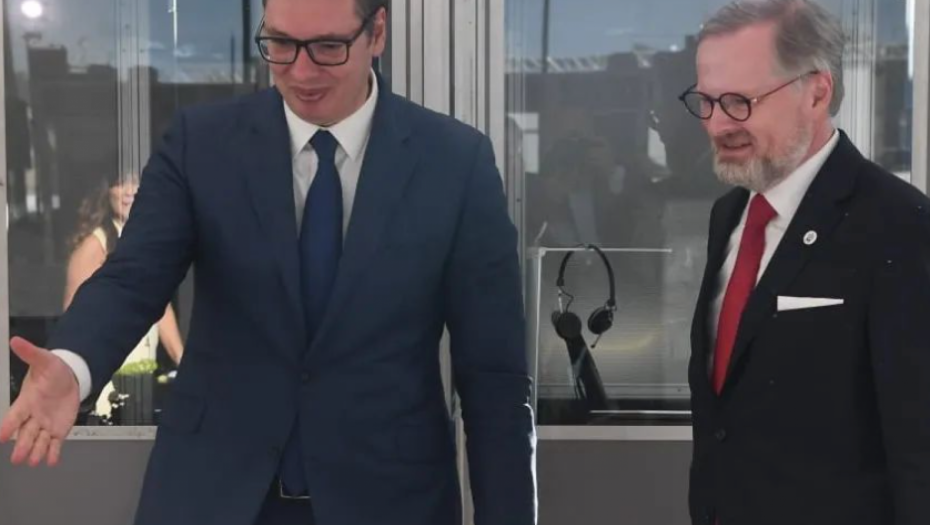 Predsednik Srbije razgovara sa premijerom Češke