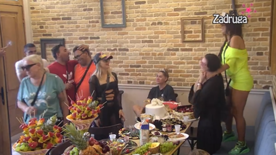 Ana prolila gorke suze