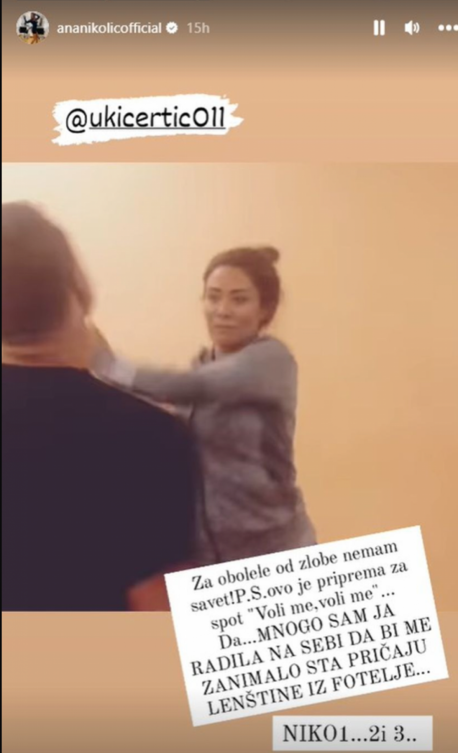 PEVAČICA ŠAMARA UROŠA ĆERTIĆA, ON JOJ UZVRAĆA O tuči se i danas priča, fotografije obiše Srbiju