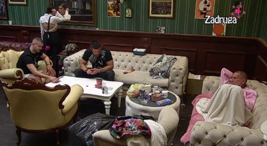 Milica priča o bivšima