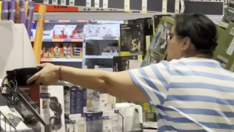 Marija Šerifović napravila haos u prodavnici