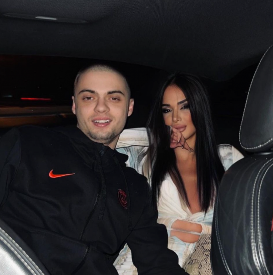 Seksi iz Crnog Ceraka sa devojkom