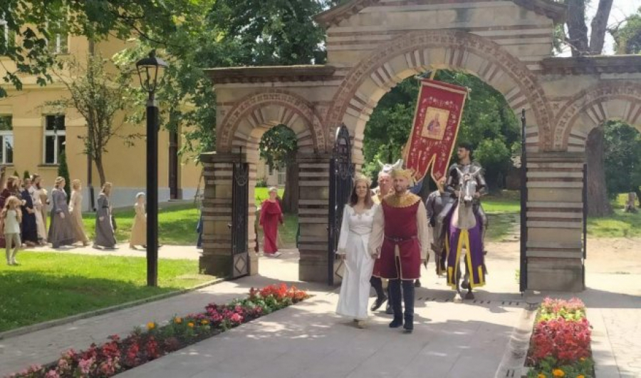 Srednjovekovno venčanje u Lazarici