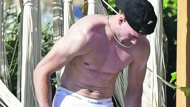 Dušan Vlahović na Mikonosu