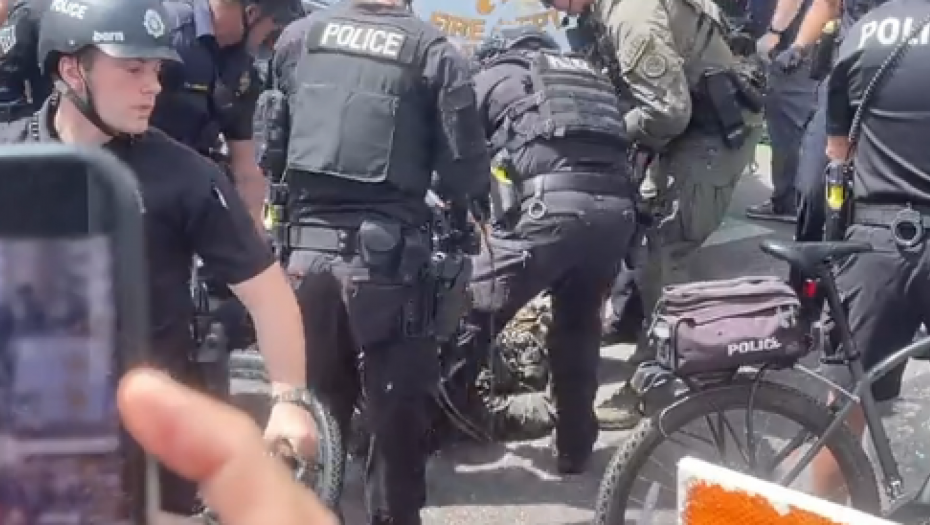 Policajac pregažen u Denveru