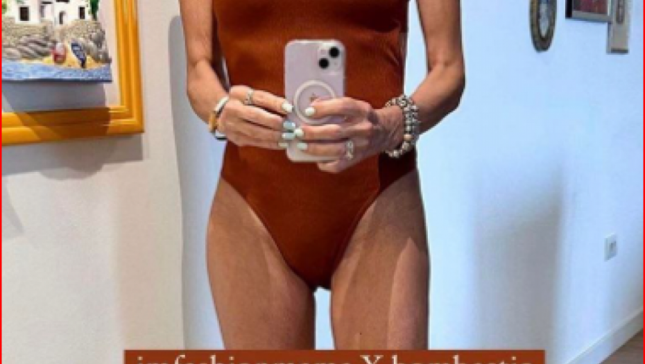 Dunjina mama u kupaćem kostimu 