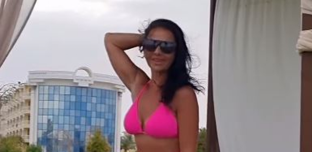 Tina Ivanović na plaži