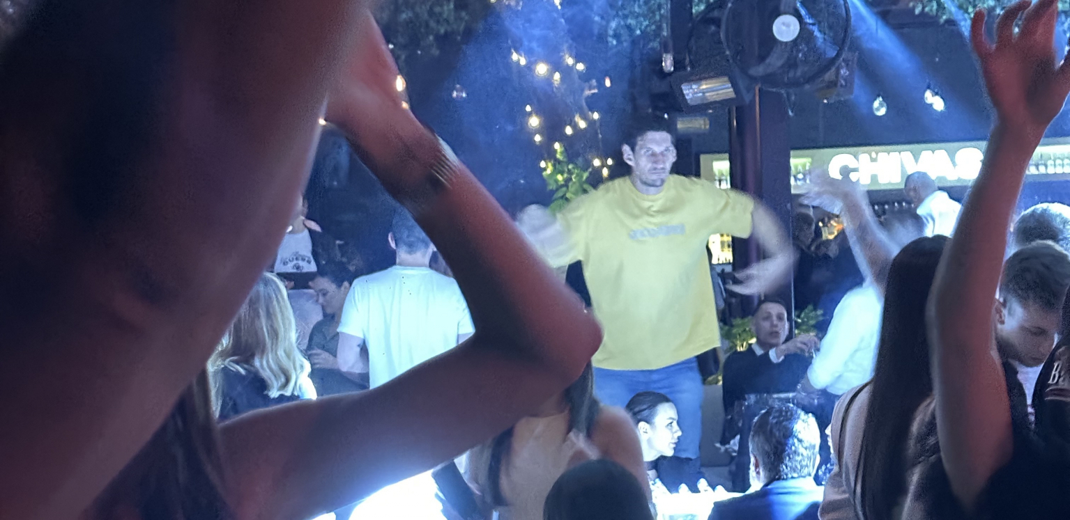 Bobi Marjanović na nastupu Ane Kokić