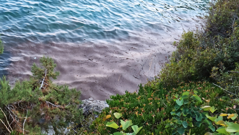 more neos marmaras prljavština