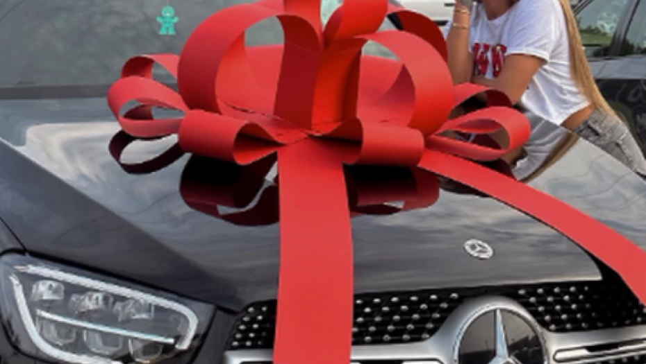 Dalila počastila sebe besnom mašinom