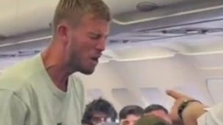 drama na letu iz zadra