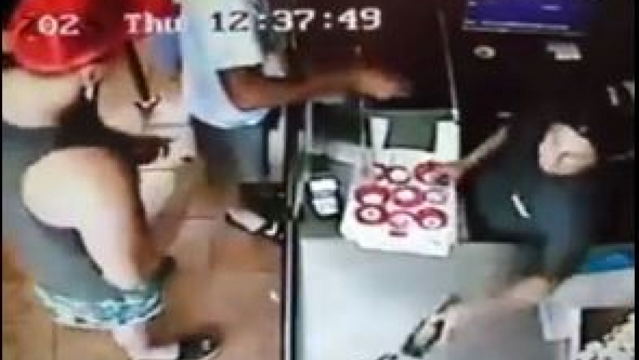 nikola jokić u prodavnici