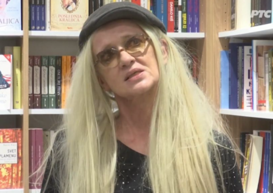 Bebi Dol prvi put u javnosti nakon spekulacija da je bankrotirala