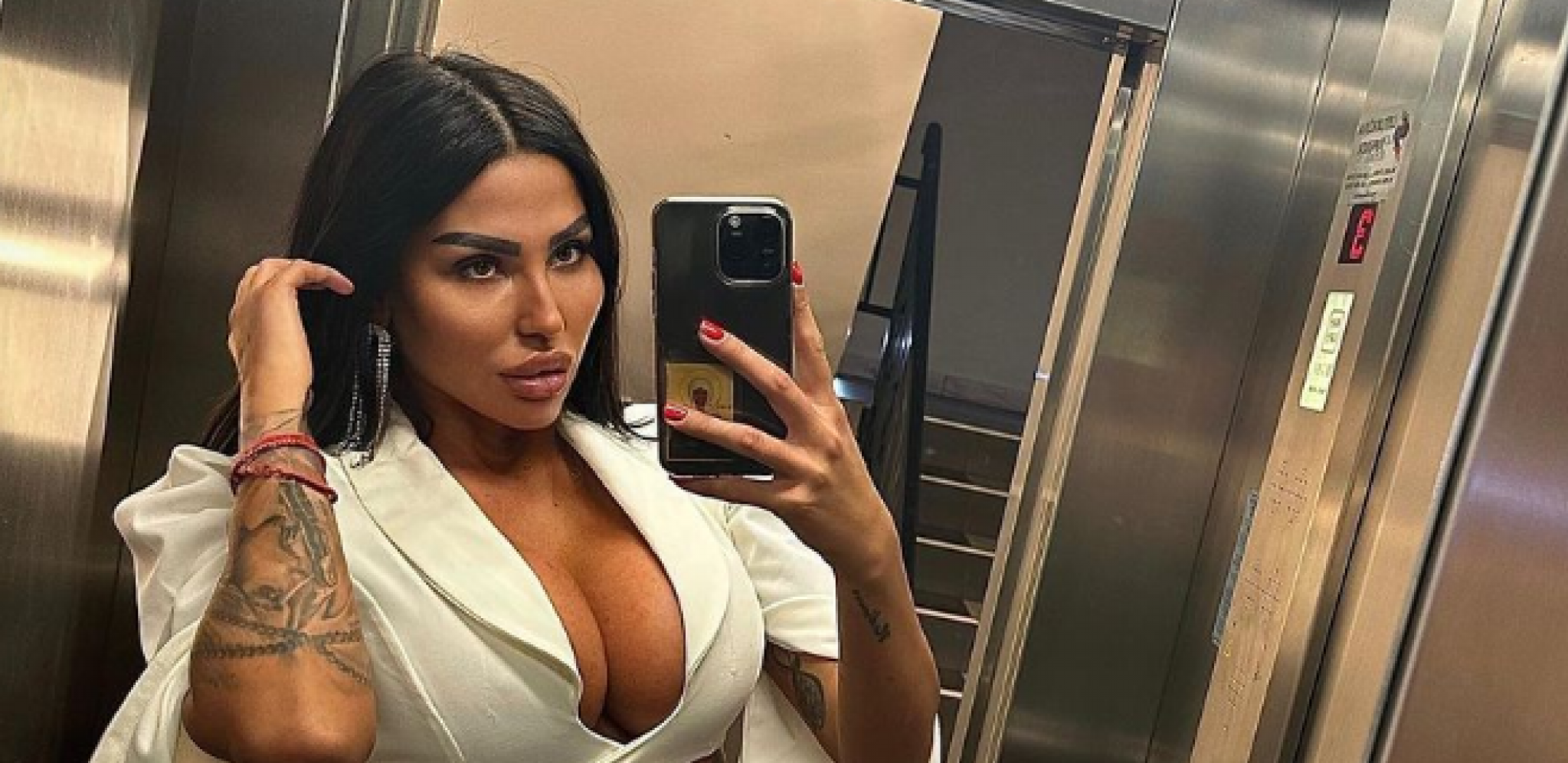 Tijana Ajfon progovorila o osobi koja joj je zapalila automobil