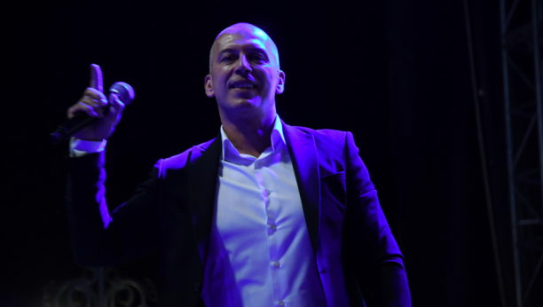 Topalko radi sklekove