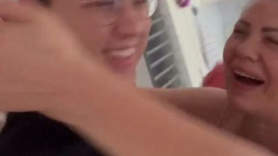 Zlatu Petrović iznenadio sin