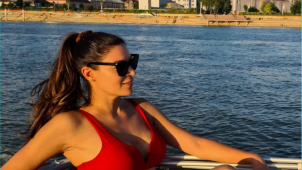 Sanja Kužet u kupaćem