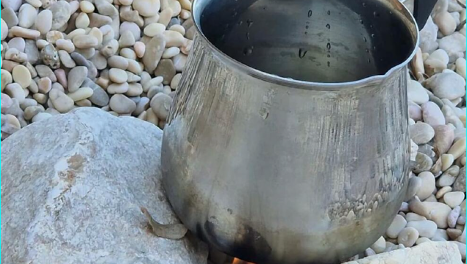 Danijela letuje po šatorom 