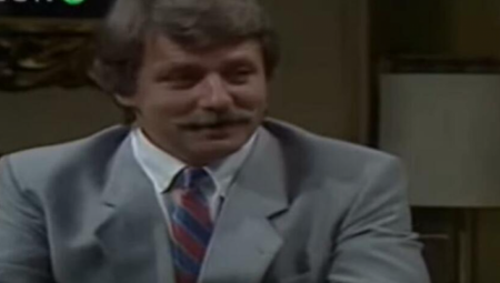 Ponosna je vlasnica hita koji se našao na njenom albumu "Kocka od šećera" objavljenom 1996. godine - Ne dajem te nikome