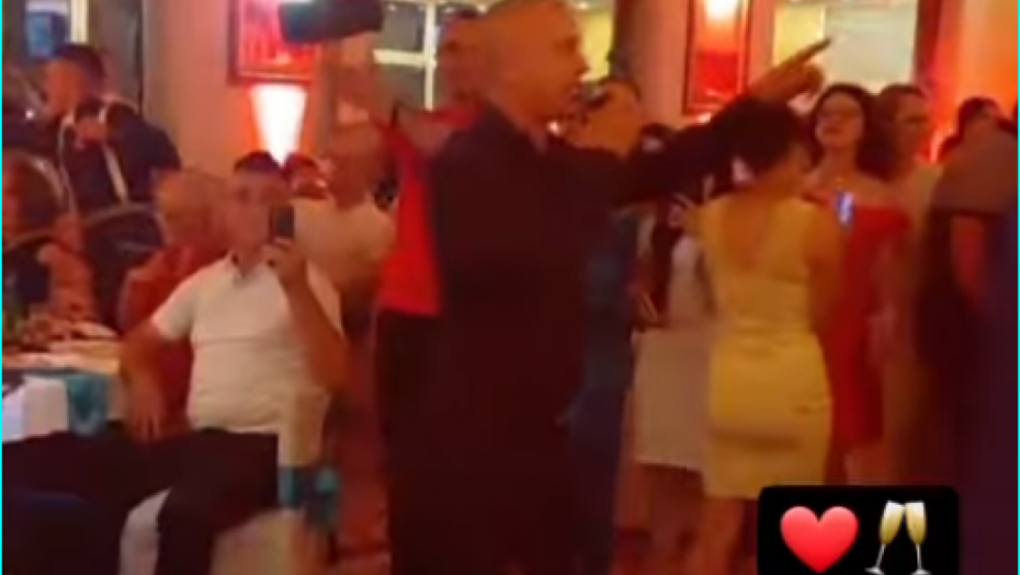 Topalko peva na veselju 