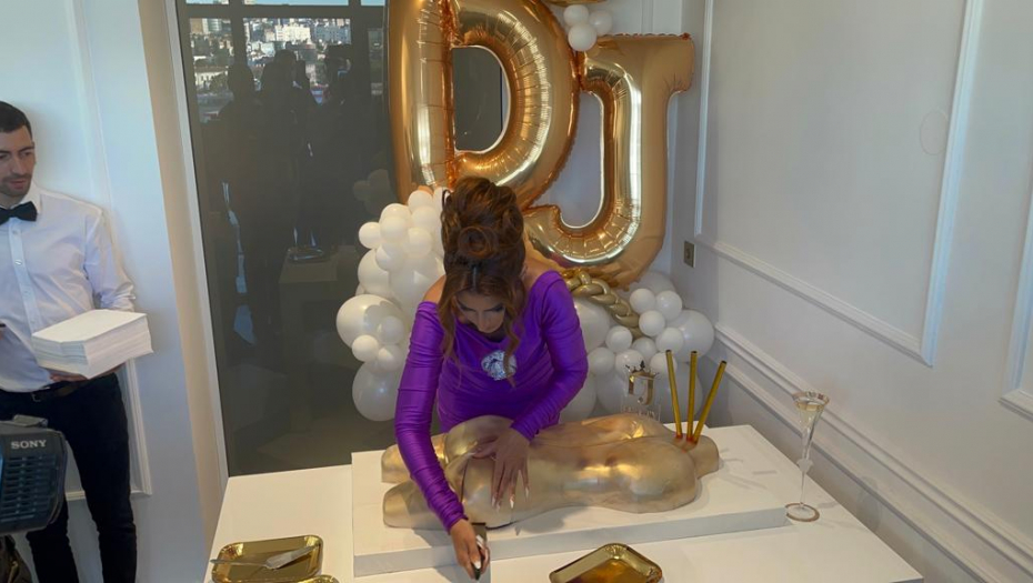 Didi J na otvaranju svog salona