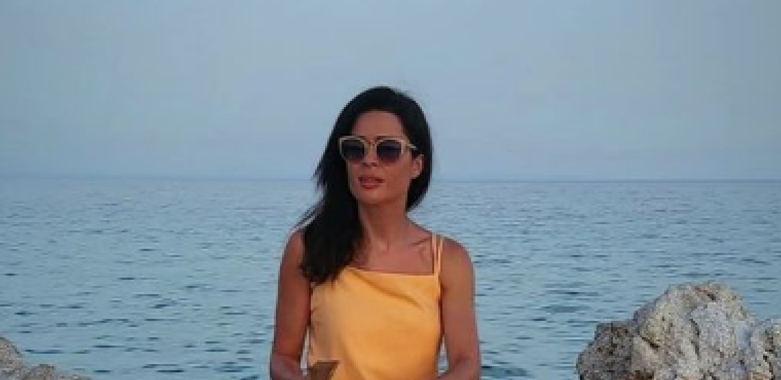 Skinula se voditeljka