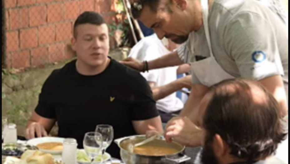 Sloba ručao sa beskućnicima