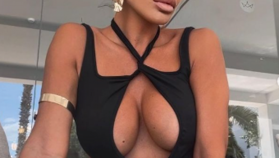 Sindi pokazala donji veš