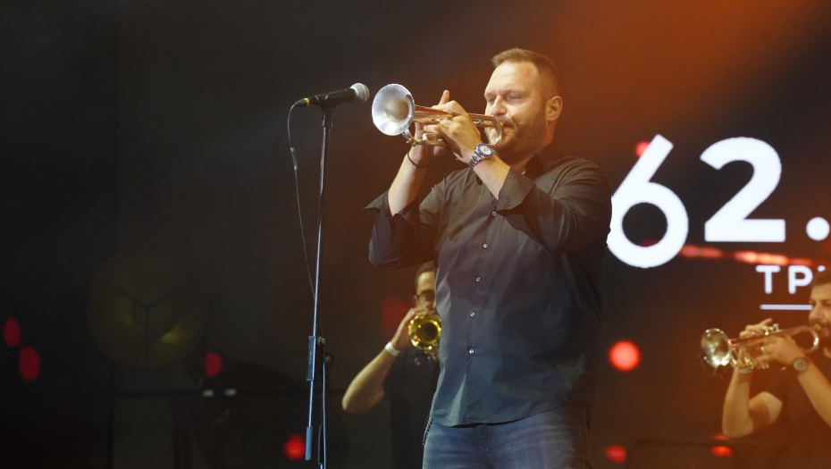 Više od 120 hiljada gostiju prvog dana prvog dana Sabora trubača u Guči