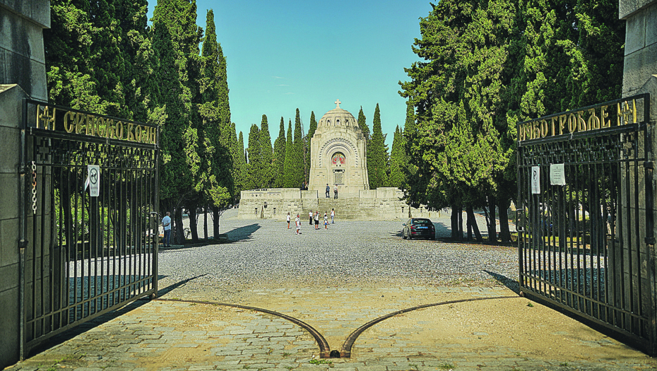 Nakon posete Zejtinliku mnogi zatiču obijene automobile