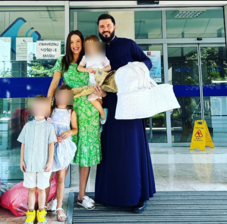 Danica napustila porodilište