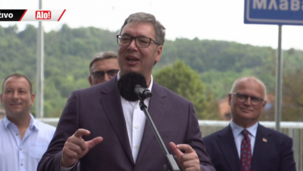 Predsednik Vučić obilazi završne radove na mostu preko Mlave