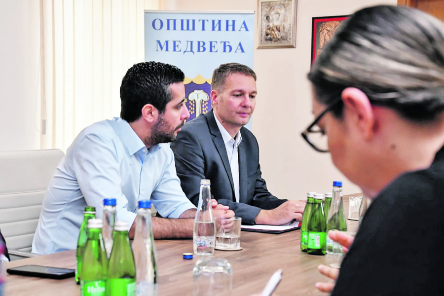 Pomoć Trgovištu i Medveđi