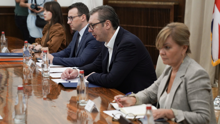 Vučić sa ambasadorima Kvinte