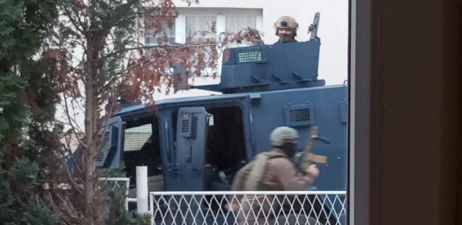 S prstom na obaracu ispred vrtica Danica Jaramaz u kosovskoj Mitrovici