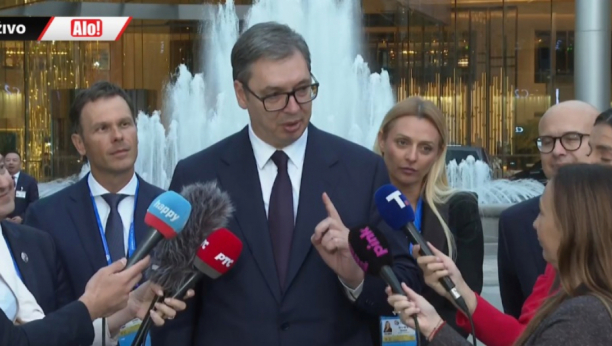 Vučić se obraća medijima iz Pekinga