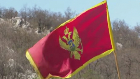 Evropski parlament je nedavno još jednom poslao jasan i nedvosmislen signal Crnoj Gori – komunistički zločini moraju biti osuđeni jednako kao i nacistički. U novoj rezoluciji, usvojenoj velikom većinom, evropski parlamentarci su pozvali zemlje članice i kandidate da se suoče sa sopstvenom totalitarnom prošlošću i da kroz zakone i obrazovanje osude zločine komunizma, baš kao i nacizma i fašizma.