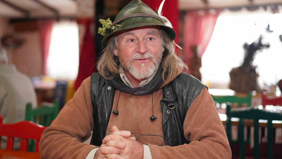 Umetnik iz Lapova potkiva jaja