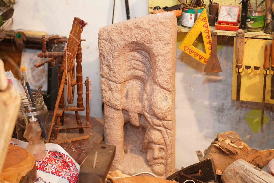 Umetnik iz Lapova potkiva jaja