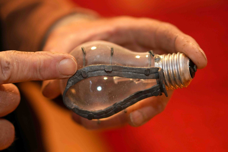 Umetnik iz Lapova potkiva jaja