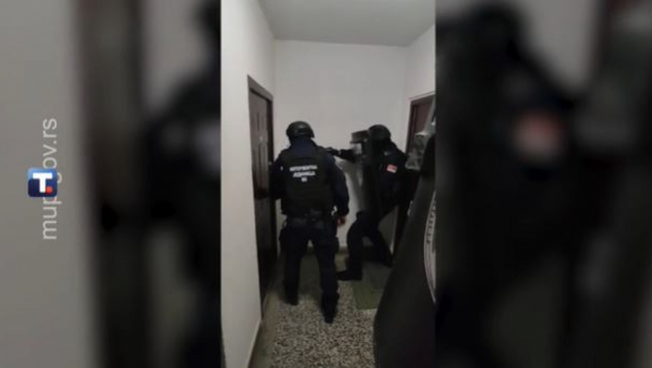 Hapšenje mladića u Beogradu