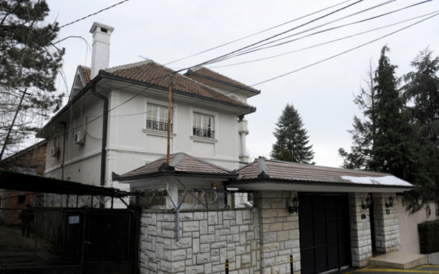 Dom Karleuše i Tošića